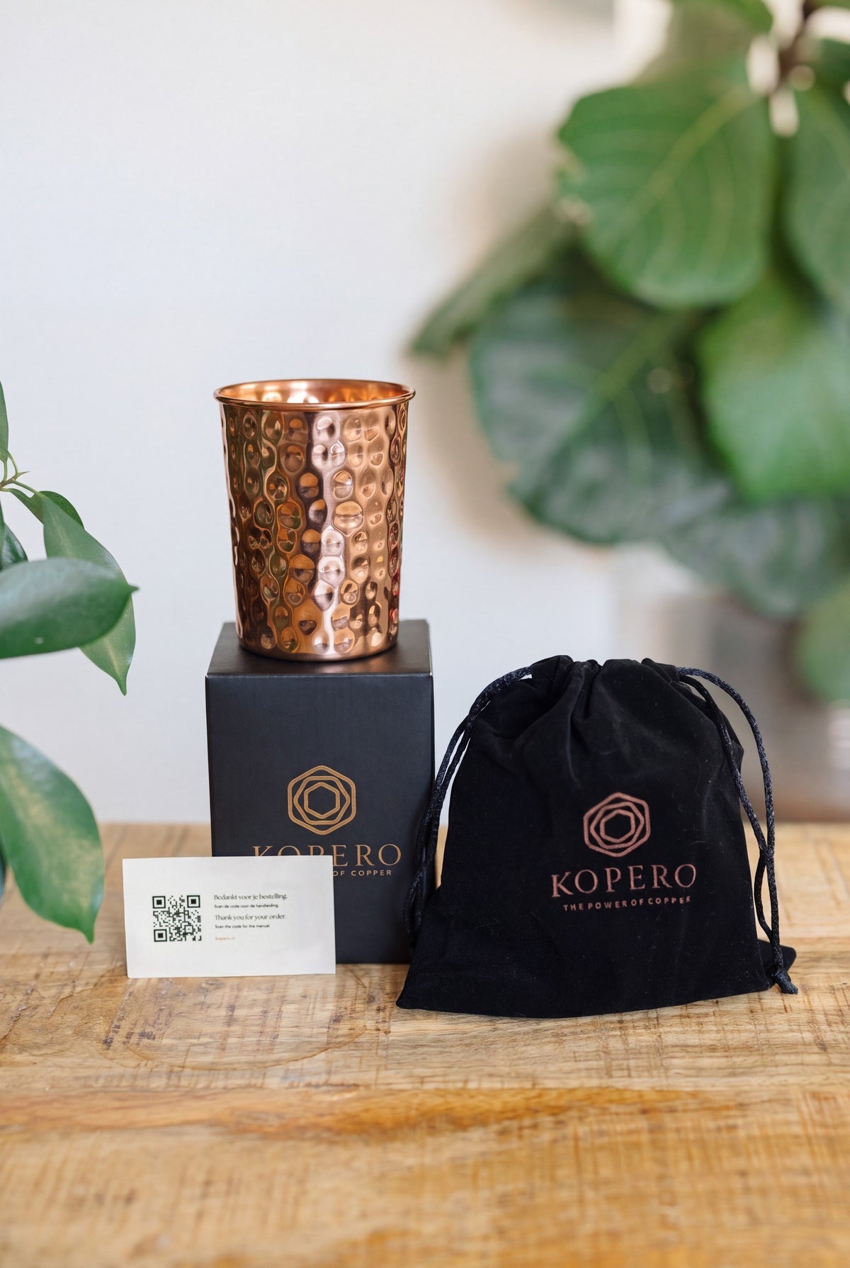 Kopero Gobelet en cuivre Martelé, avec la boîte Kopero noire, la pochette en velours et la carte de remerciement