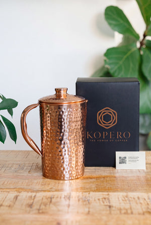 Kopero Cruche en cuivre Martelé, avec la boîte Kopero noire et la carte de remerciement