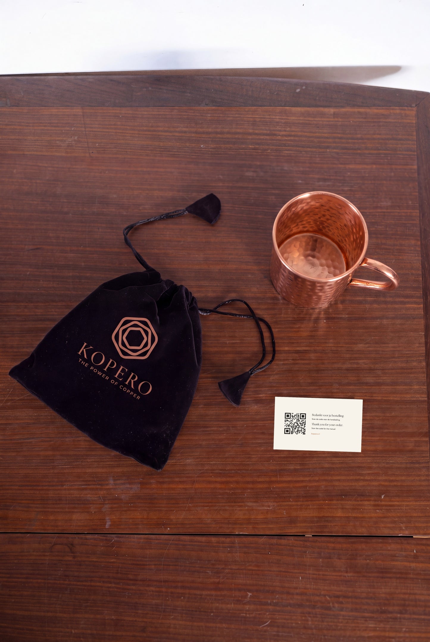 Mug en cuivre Kopero Premium Martelé avec pochette en velours et carte de remerciement