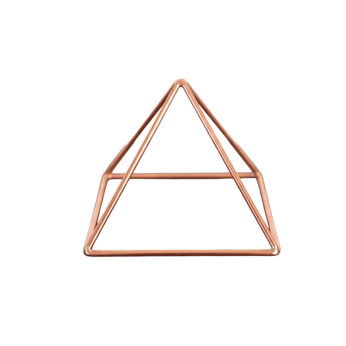 Pyramide énergisante en cuivre lisse Kopero Petite (14,56 cm) en tube de cuivre lisse, photo produit sur fond blanc