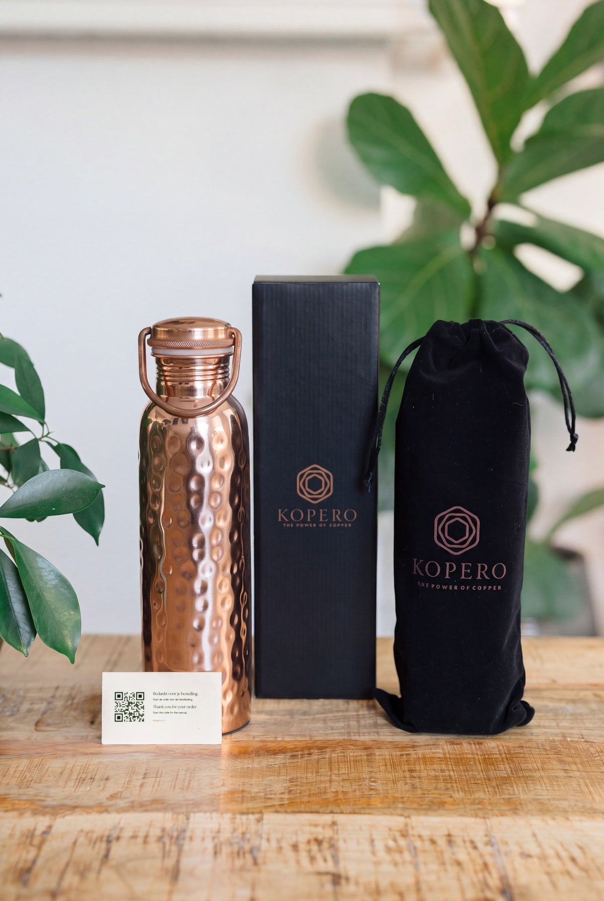 Kopero Gourde en cuivre Martelé, avec la boîte Kopero noire, la pochette en velours et la carte de remerciement