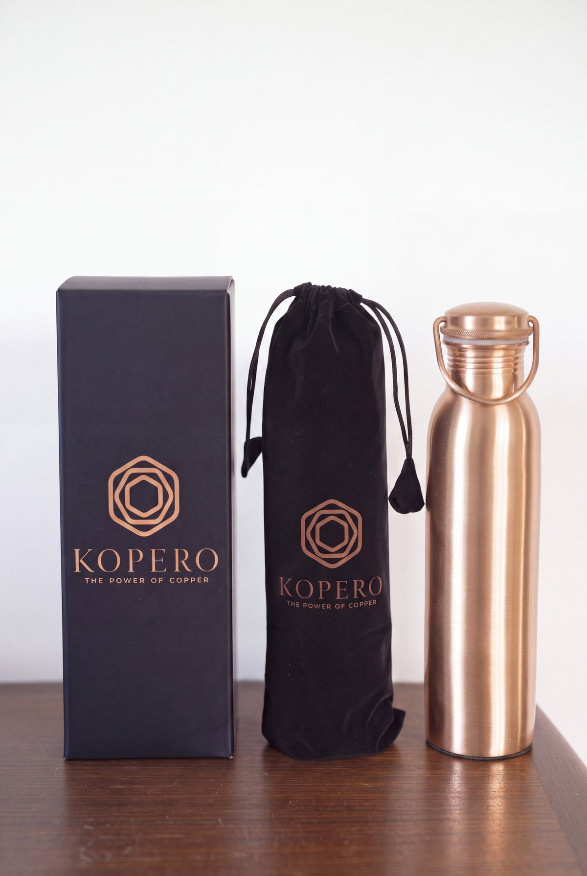 Bouteille d'eau en cuivre Kopero Lisse avec la pochette en velours et le coffret cadeau