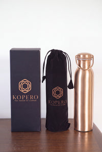 Bouteille d'eau en cuivre Kopero Lisse avec la pochette en velours et le coffret cadeau